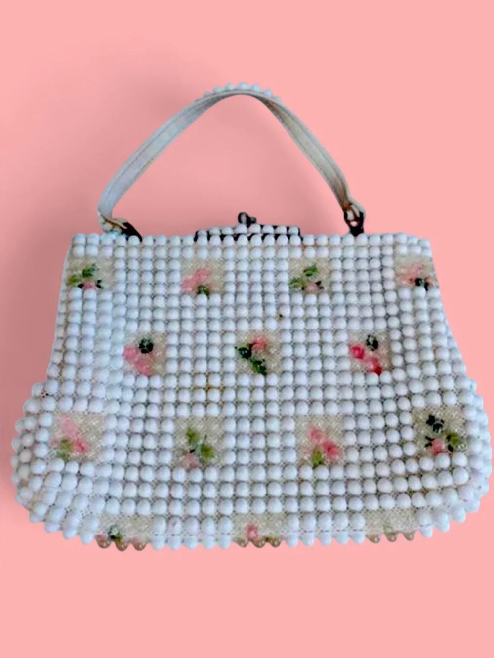 White Beaded Floral Frame-Top Kiss Lock Vintage Grandee Handbag